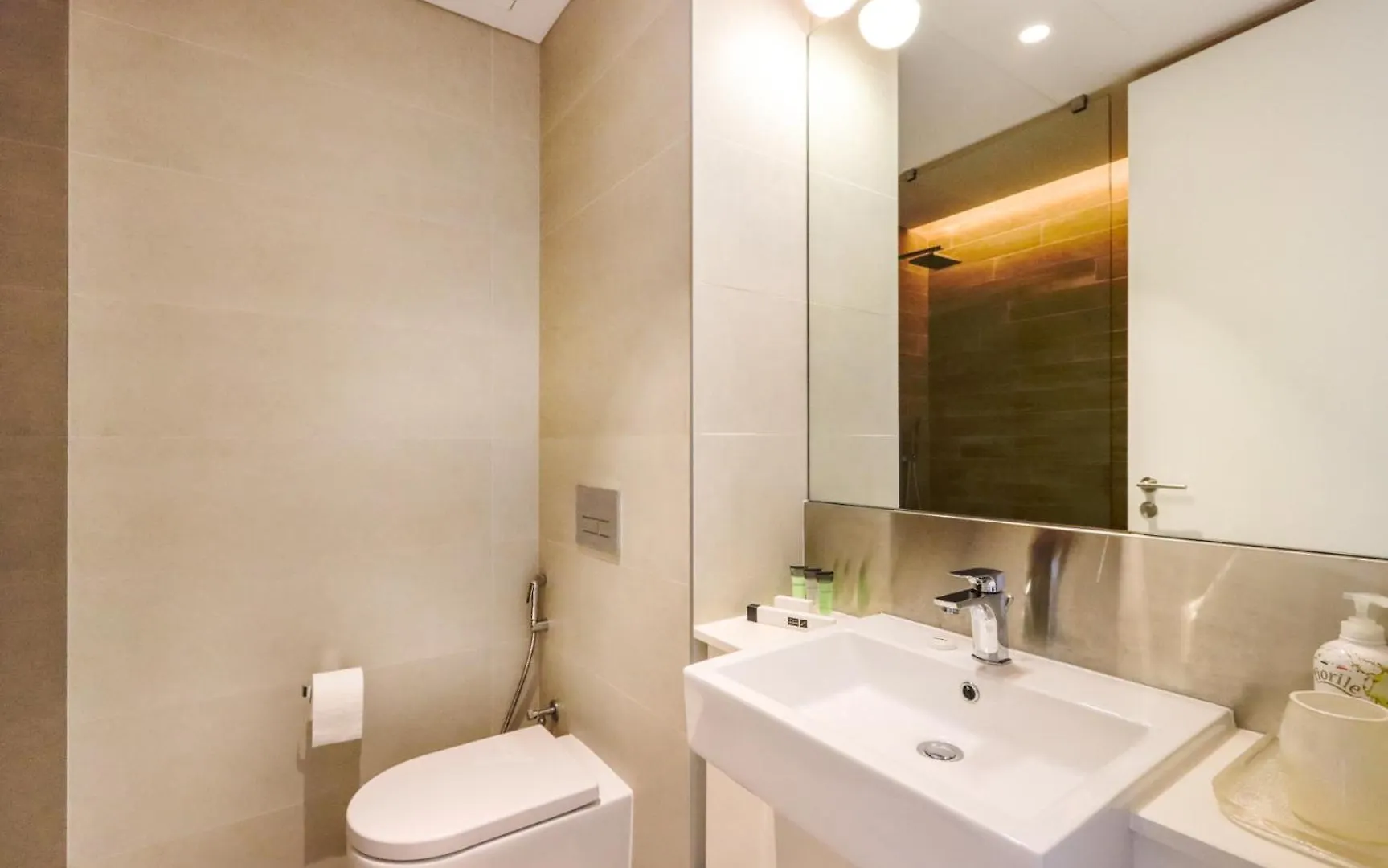 Livbnb - Upgraded 2Br, Near Shopping & Dining Hubs Dubai