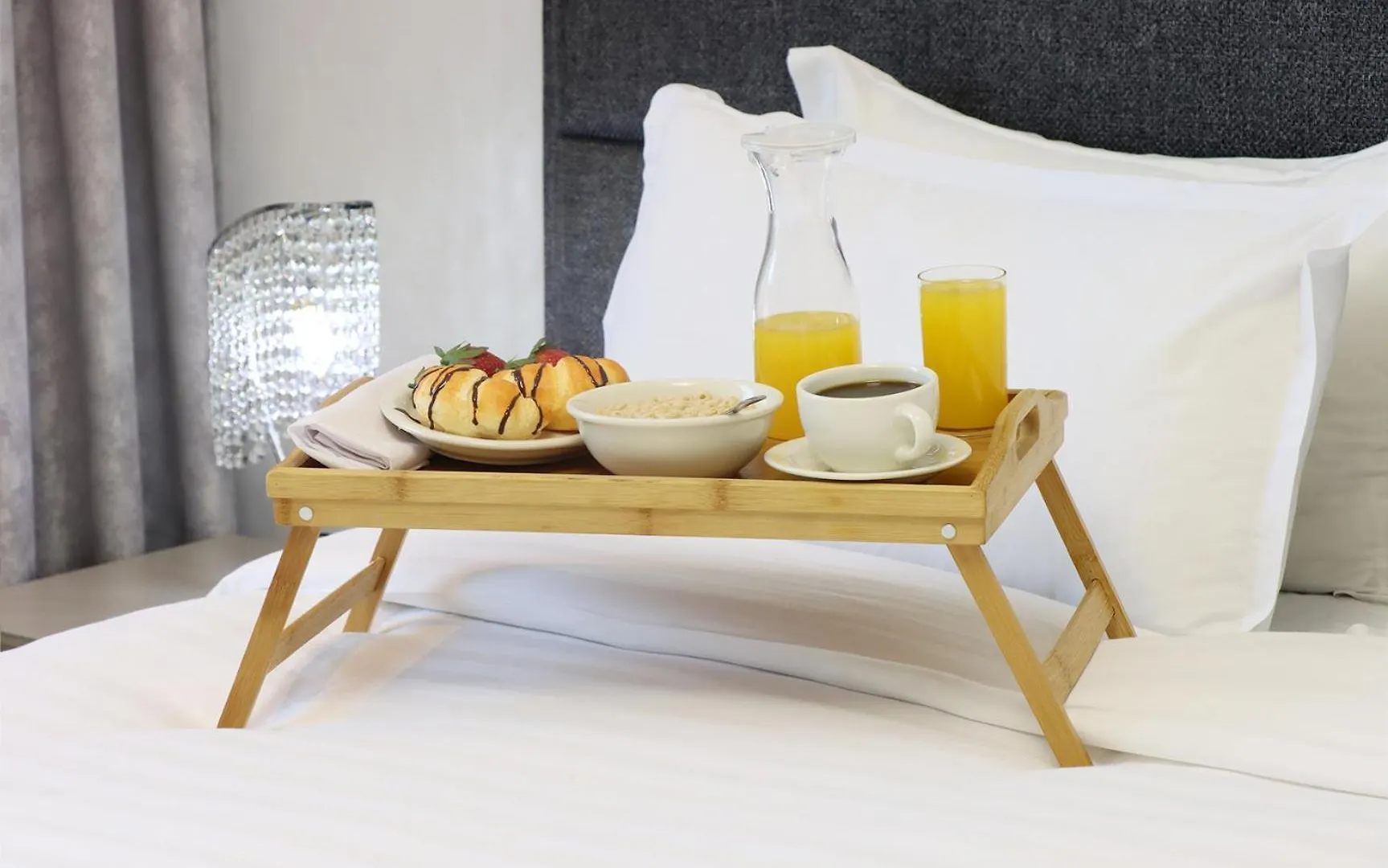Apartment Livbnb - Upgraded 2Br, Near Shopping & Dining Hubs Dubai