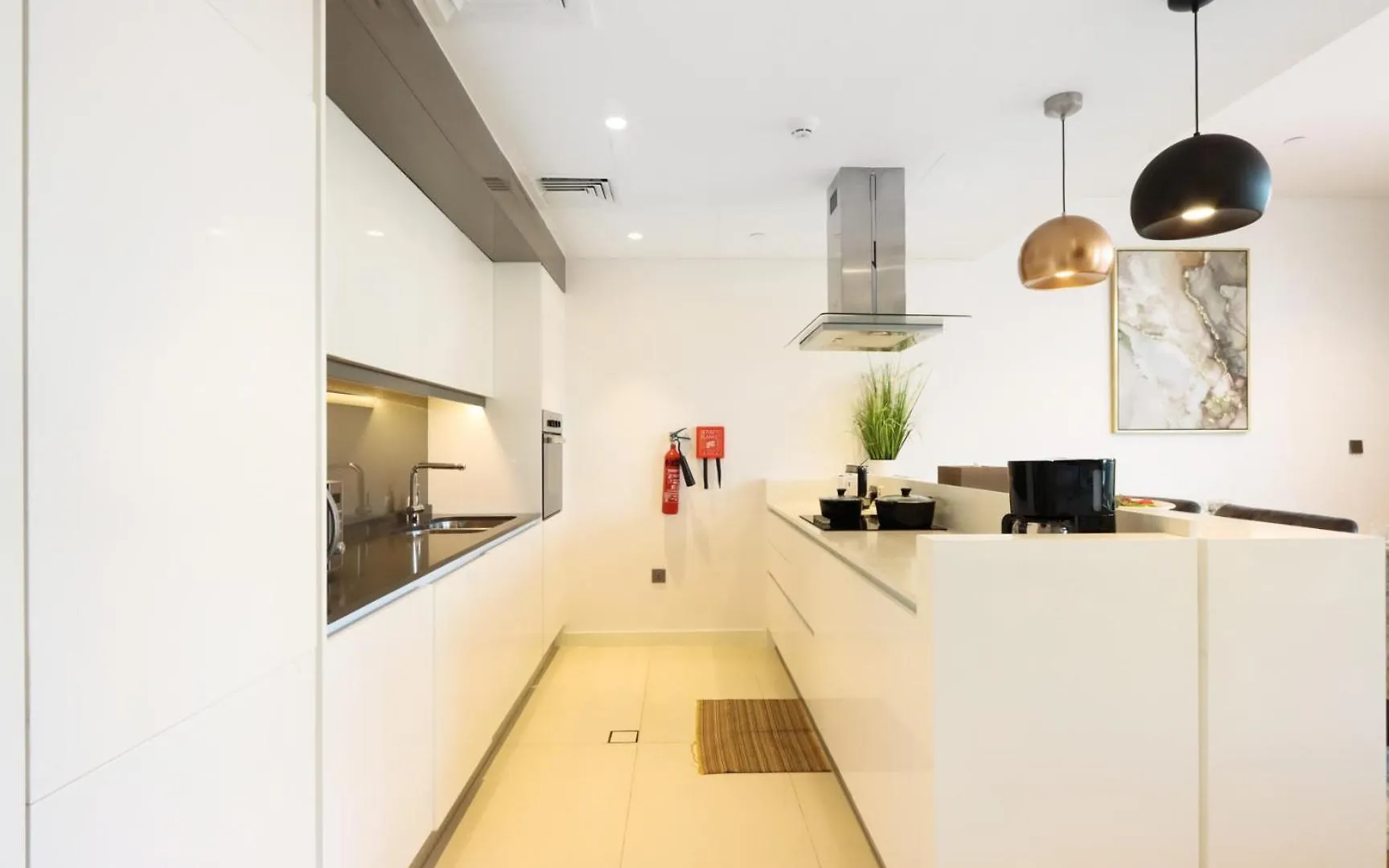 Livbnb - Upgraded 2Br, Near Shopping & Dining Hubs Dubai Apartment