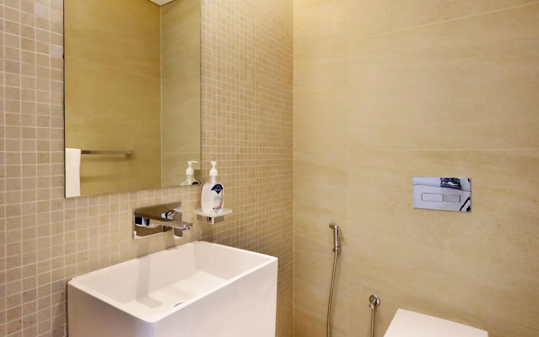 Livbnb - Upgraded 2Br, Near Shopping & Dining Hubs Dubai United Arab Emirates